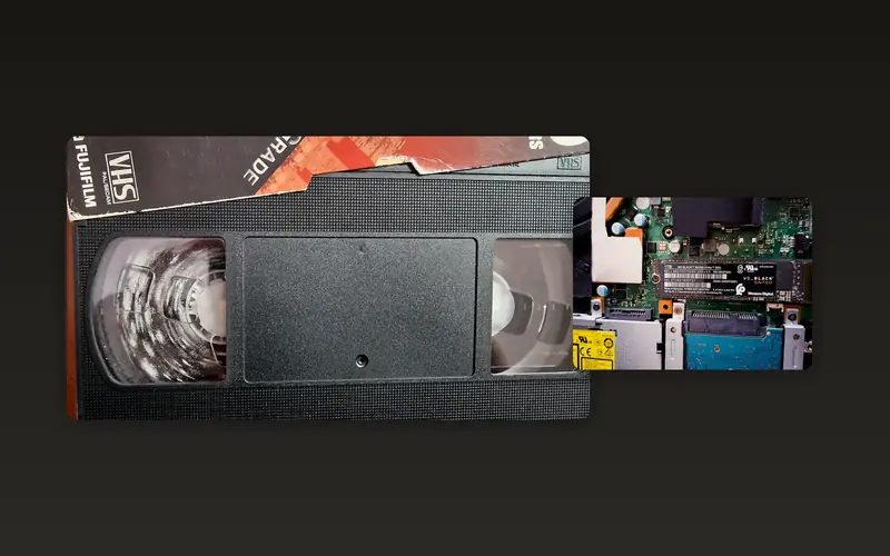 VHS kaseta in USB ključek
